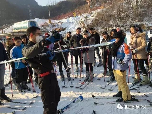 【懷北滑雪場(chǎng)】11.24號(hào)，119元特價(jià)滑雪，含車(chē)費(fèi)+門(mén)票+保險(xiǎn)+雙板初級(jí)免費(fèi)教學(xué)